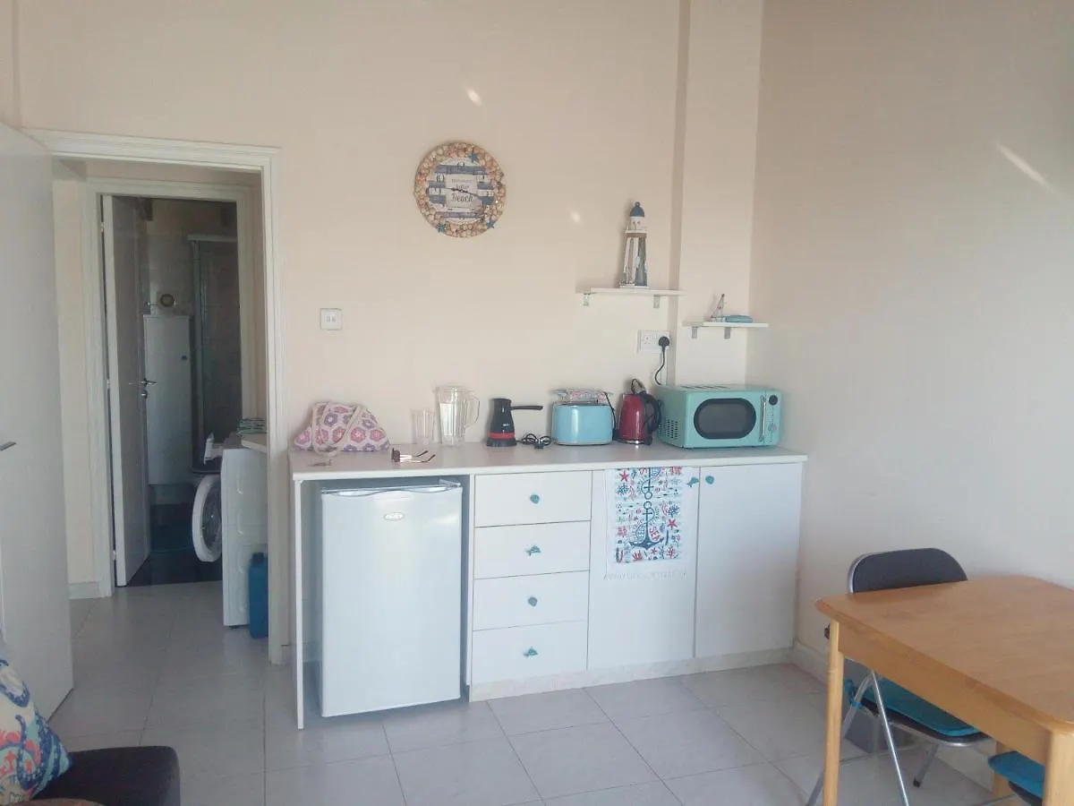 Lighthouse Apartment Larnaca