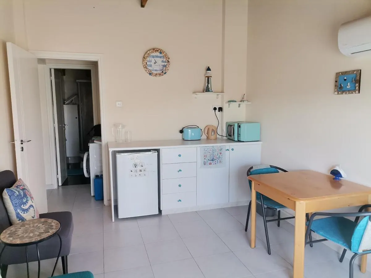 Lighthouse Daire Larnaca 0*,  Kıbrıs